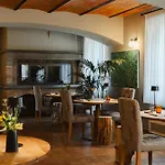 Tenuta Borgo Santa Cecilia * Γκούμπιο