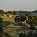 Tenuta Borgo Santa Cecilia Gospodarstwo agroturystyczne *