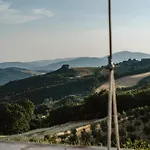 Gospodarstwo agroturystyczne Tenuta Borgo Santa Cecilia *