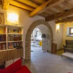 Tenuta Borgo Santa Cecilia 农家乐