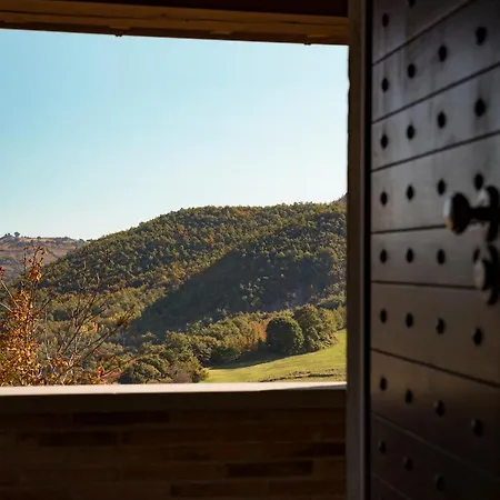 Tenuta Borgo Santa Cecilia غوبيو