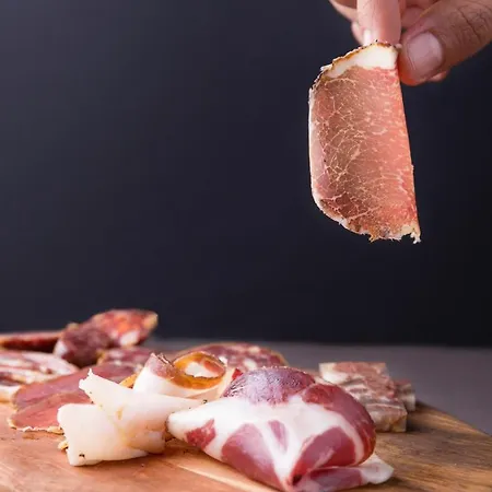 Tenuta Borgo Santa Cecilia * غوبيو