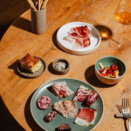 Tenuta Borgo Santa Cecilia 팜스테이 구비오