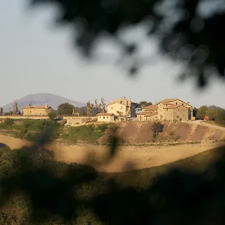 Borgo Santa Cecilia Farm stay