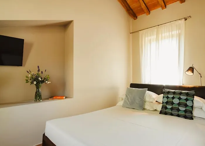 Tenuta Borgo Santa Cecilia Farma *