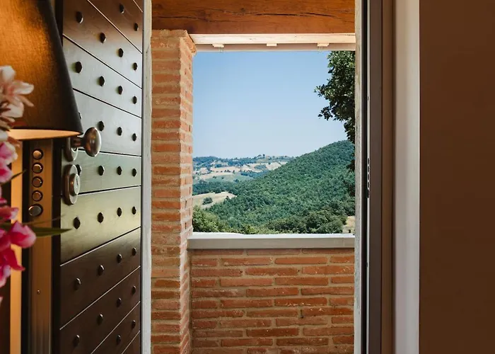 Farma Tenuta Borgo Santa Cecilia *